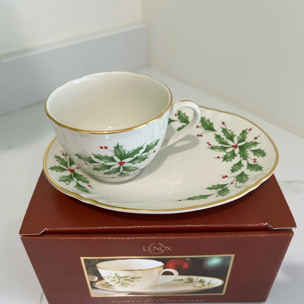 Lenox Holiday Fluted Cup and Dessert Plate Set - Picture 11 of 14